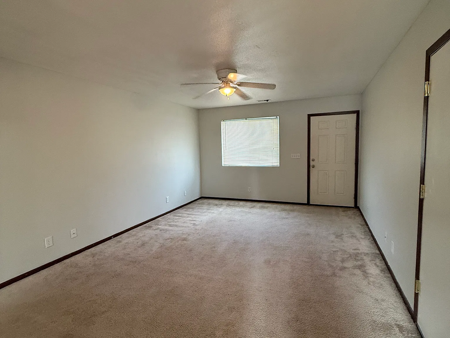 2616 W Brown St — Photo 3
