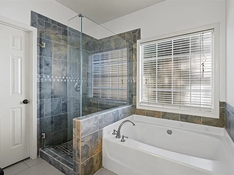 3105 Ballet Ct SE — Photo 12