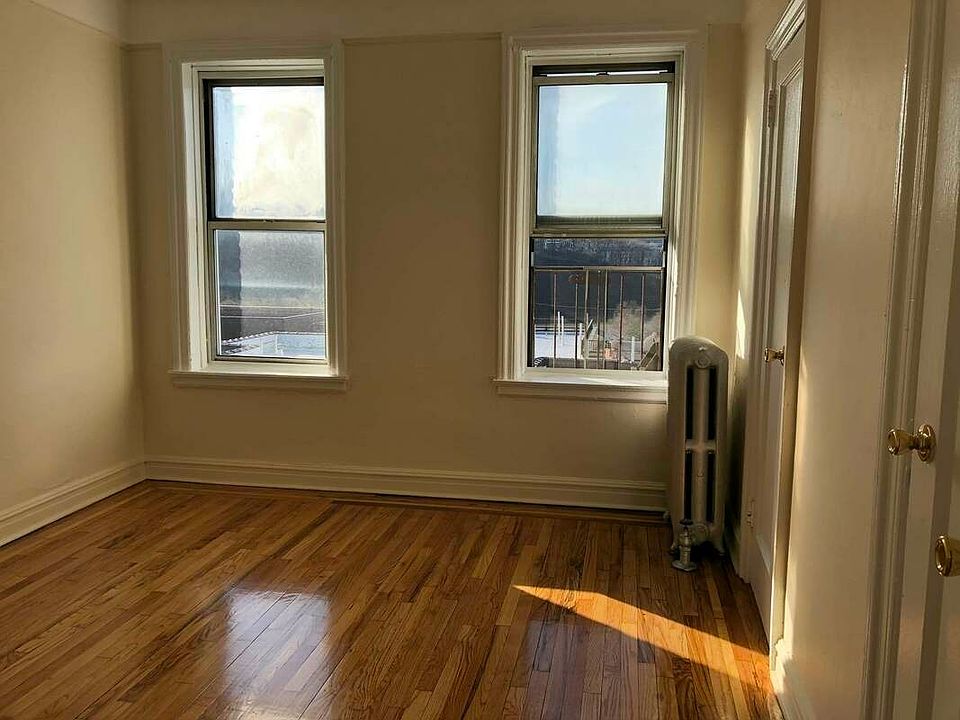 2nd image of 260 Seaman Ave APT F-6