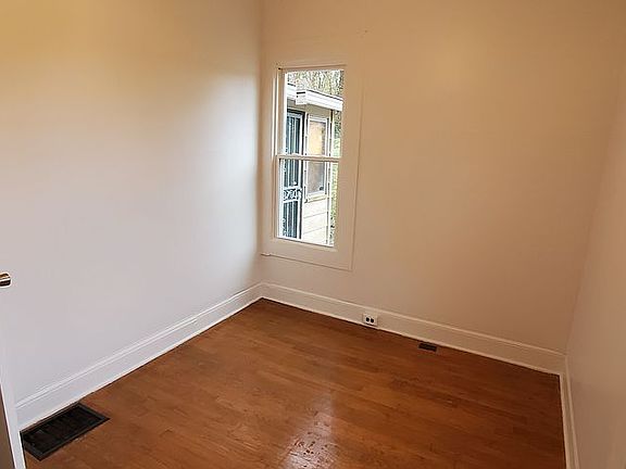 5th image of 3700 Selma Ave