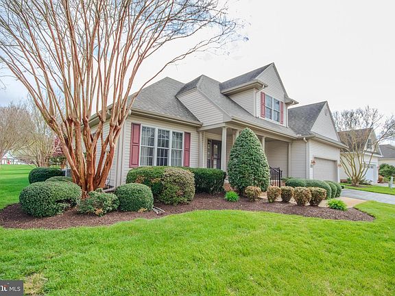 3rd image of 223 Creekside Dr
