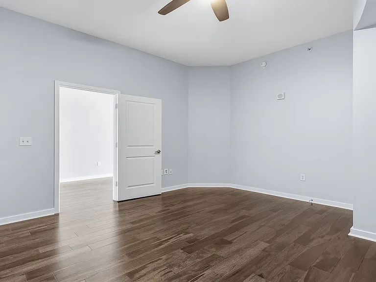 777 N Ashley Dr — Photo 16