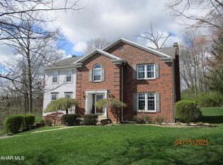 367 Coventry Ct, Hollidaysburg, PA 16648