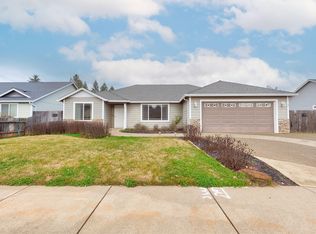 307 Gamay Dr, Cave Junction, OR 97523