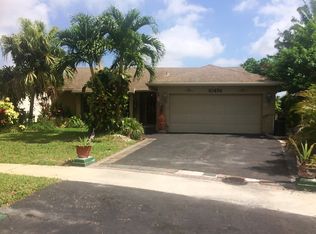 10489 Greenbriar Ct, Boca Raton, FL 33498