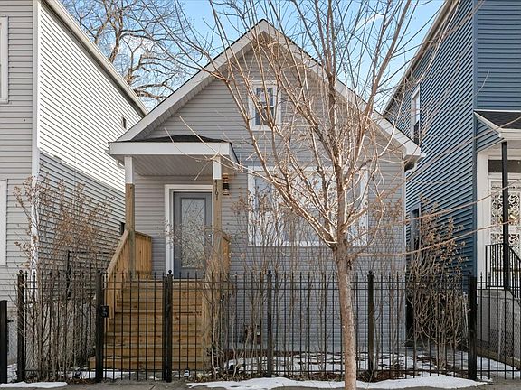 2nd image of 4161 S Wells St