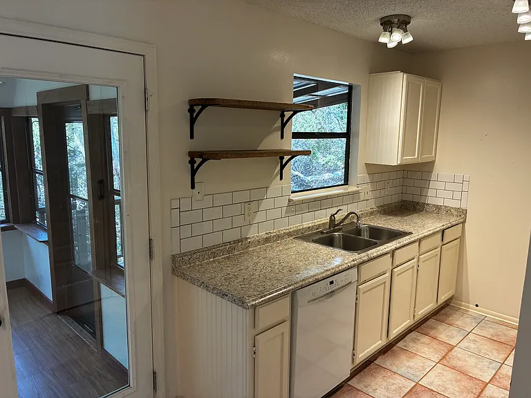 114 Roadrunner Trl — Photo 5