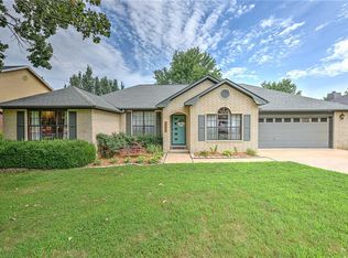 302 E Andrew Ave, Springdale, AR 72764