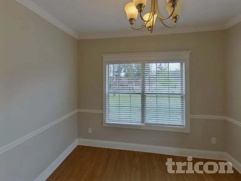 1306 Crescent Ridge Dr — Photo 6