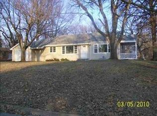 1028 SW Meadow Ln, Topeka, KS 66604