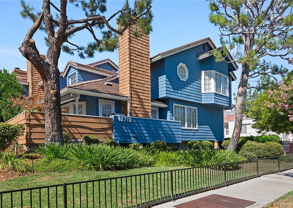 1st image of 18713 Hatteras St Unit 10