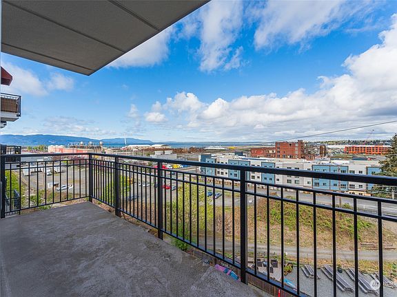 2nd image of 1015 Railroad Avenue #410