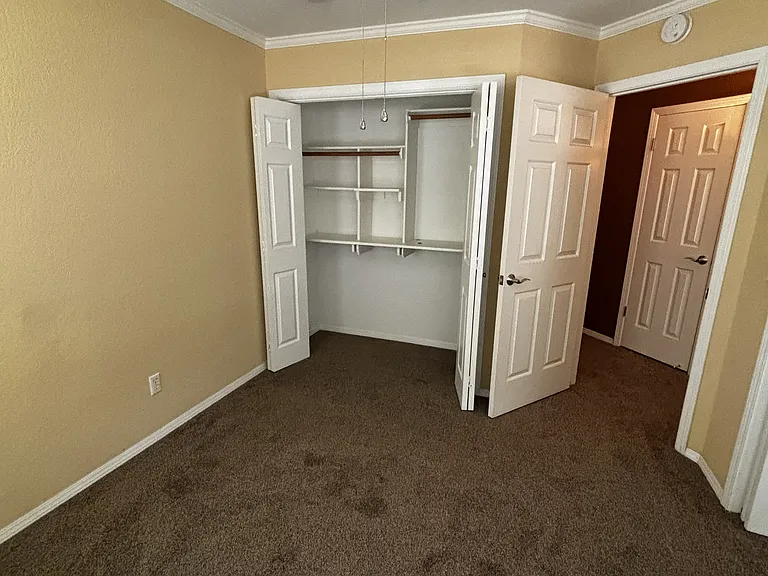 961 E Richmond Ave — Photo 24