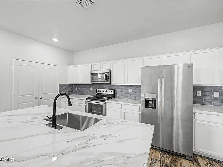 16664 W Jenan Dr — Photo 8
