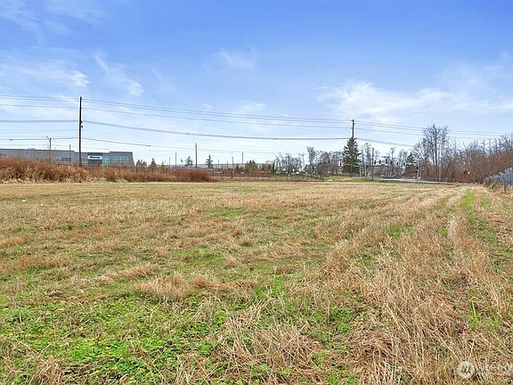2nd image of 2826 Center Road