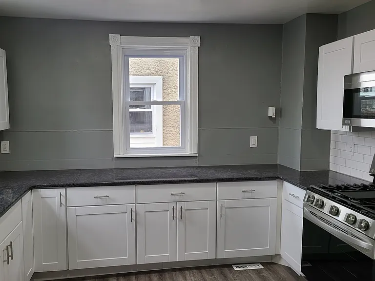 113 White Ave — Photo 10