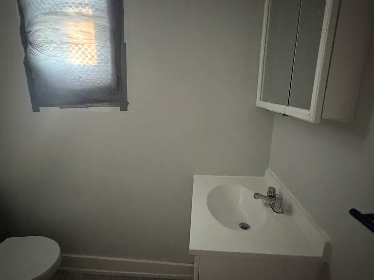 970 Broadway #F2 — Photo 8