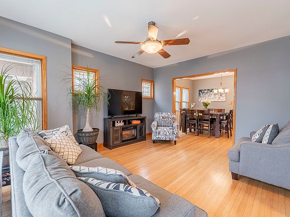 5th image of 4135 N Sacramento Ave