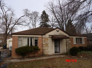 8 Apple Ln, Park Forest, IL 60466