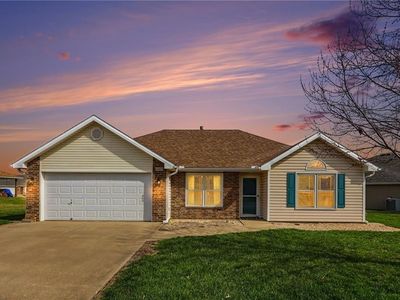 448 SW Laura Ln, Grain Valley, MO, 64029