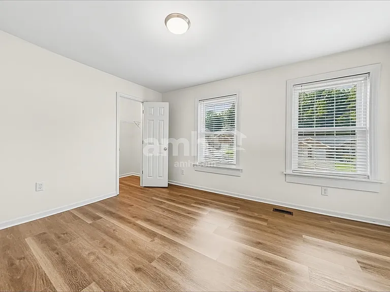 2113 Lynwood Pl — Photo 13