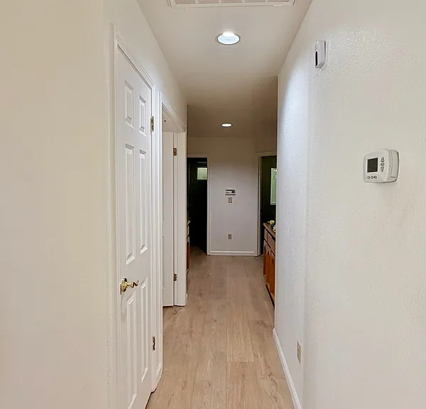 5663 Montclair Cir — Photo 19