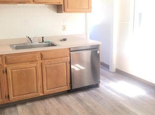 192 Arnoldale Rd #1, West Hartford, CT 06119