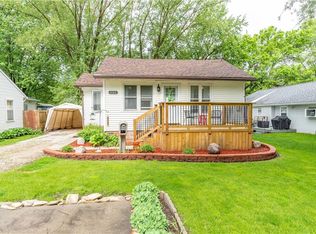 3520 52nd St, Des Moines, IA 50310