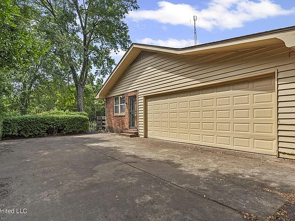 5th image of 460 1st St