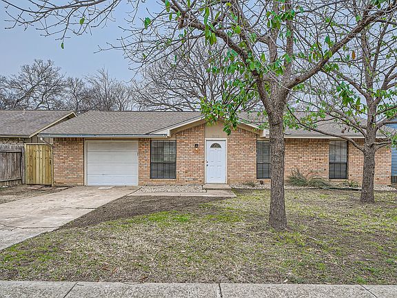 2nd image of 2612 Berkett Dr