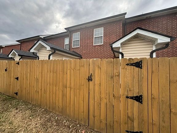 4th image of 314 Stewarts Landing Cir