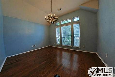 3rd image of 3140 Guadaloupe
