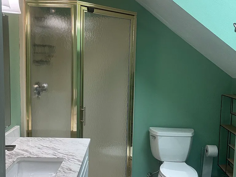 Ensuite 3/4 Bath