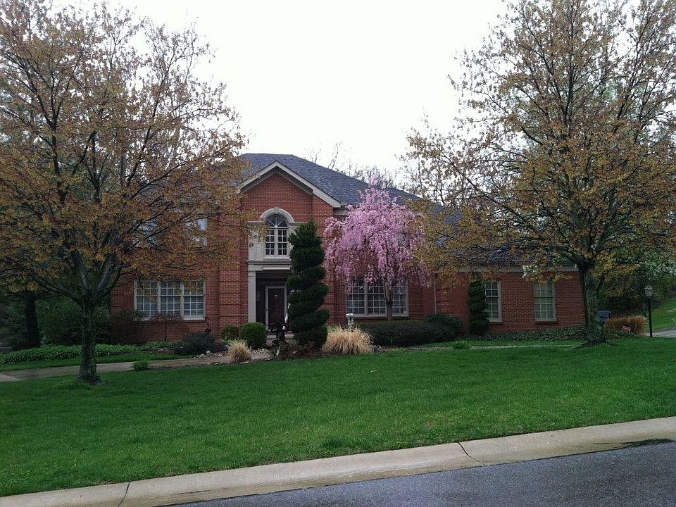Exterior lush landscaping