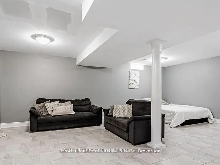 18 Preston Ave — Photo 14