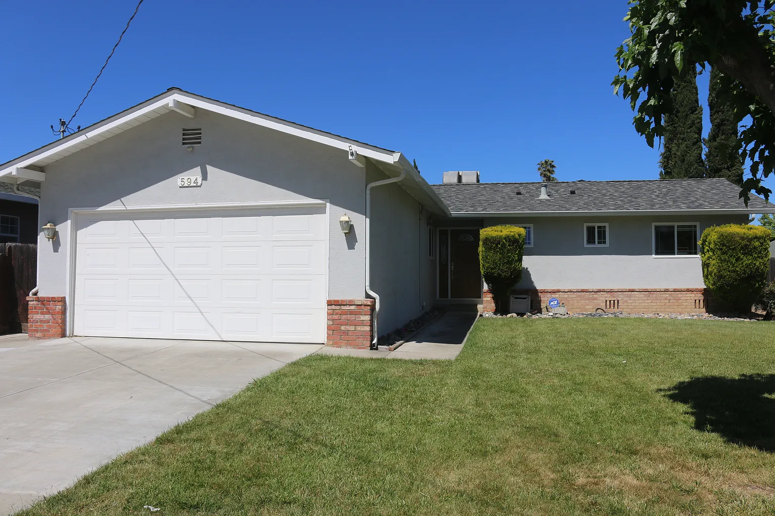 594 Meadowlark St photo 1