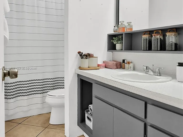 10786 N Kendall Dr #D18 — Photo 12