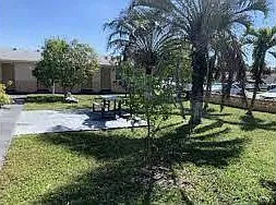 7511 Venetian St #4