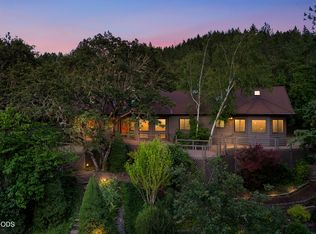 840 Shadow Hills Dr, Grants Pass, OR 97526