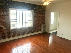 129 N Oxford Ave, Studio