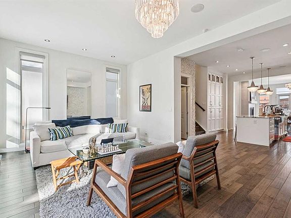 4th image of 2109 W 20th Ave SW