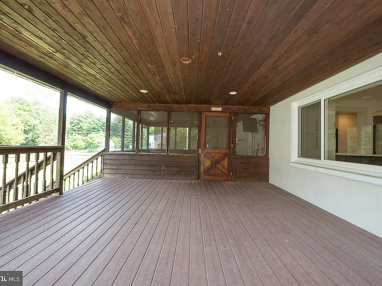 353 S Old Middletown Rd — Photo 41