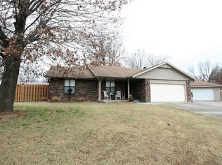 2006 Glen St, Springdale, AR 72762