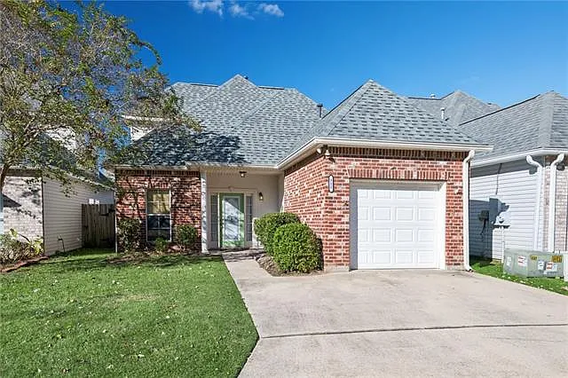 312 Lismore Ln