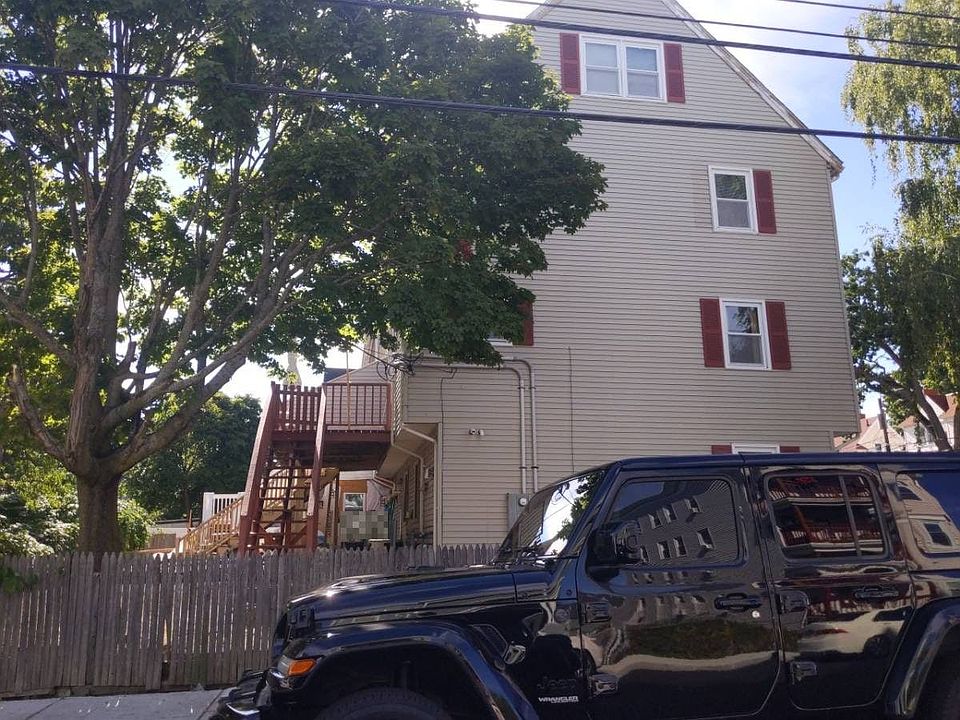 2nd image of 111B E Cambridge St #B