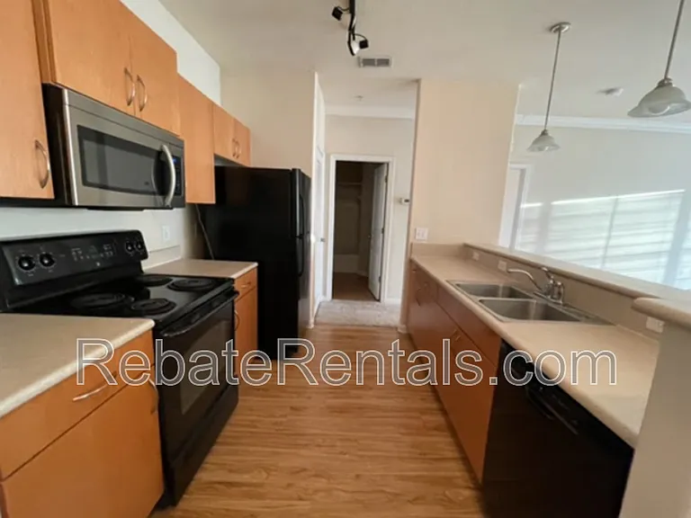 8290 Gate Pkwy W #1019 — Photo 10