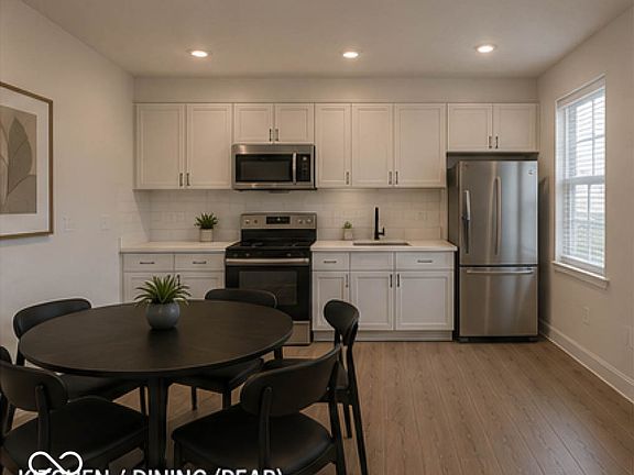 3rd image of 1623 N Arsenal Ave