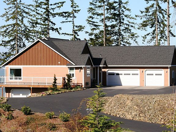 Oversized 3 car upper garage