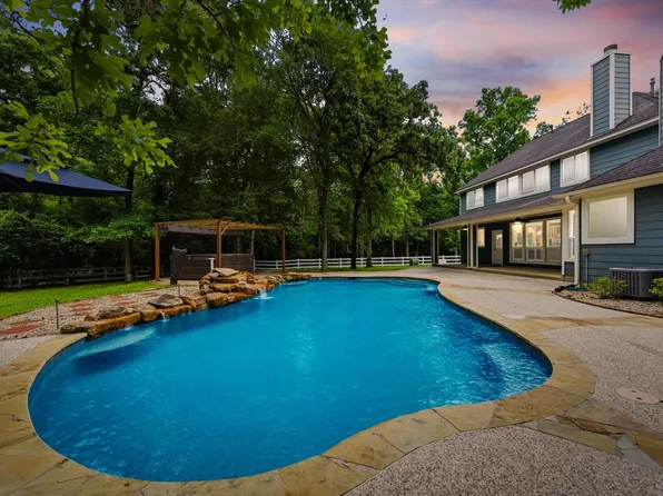 8710 Linn Ln, Magnolia, TX 77354