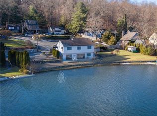 202 Mamanasco Rd #1, Ridgefield, CT 06877